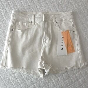 Risen denim shorts